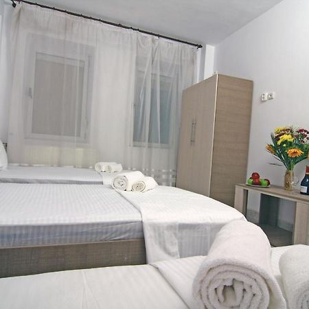 Nirvana Accommodation Бухарест Экстерьер фото