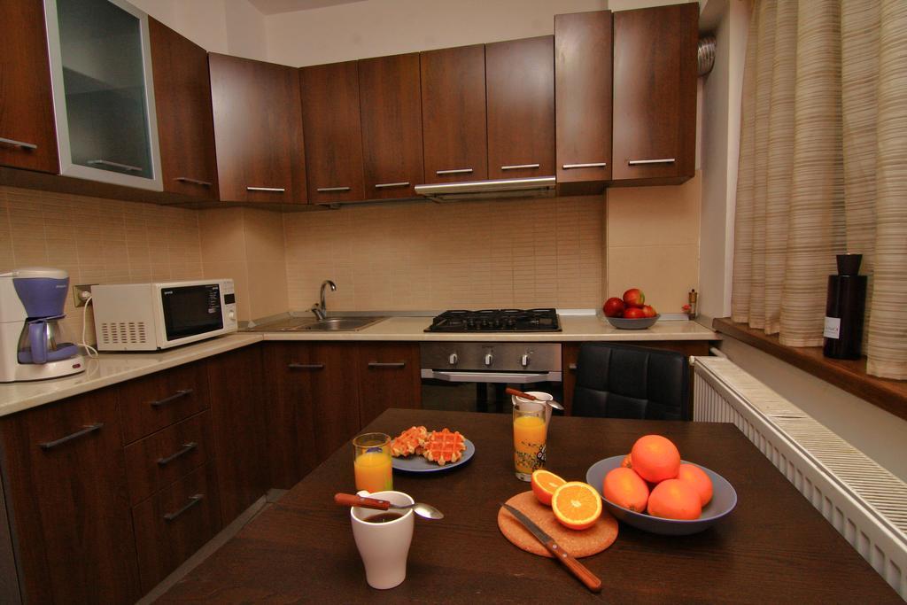 Nirvana Accommodation Бухарест Экстерьер фото
