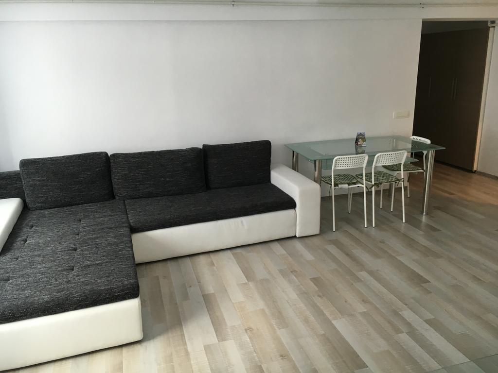 Nirvana Accommodation Бухарест Экстерьер фото