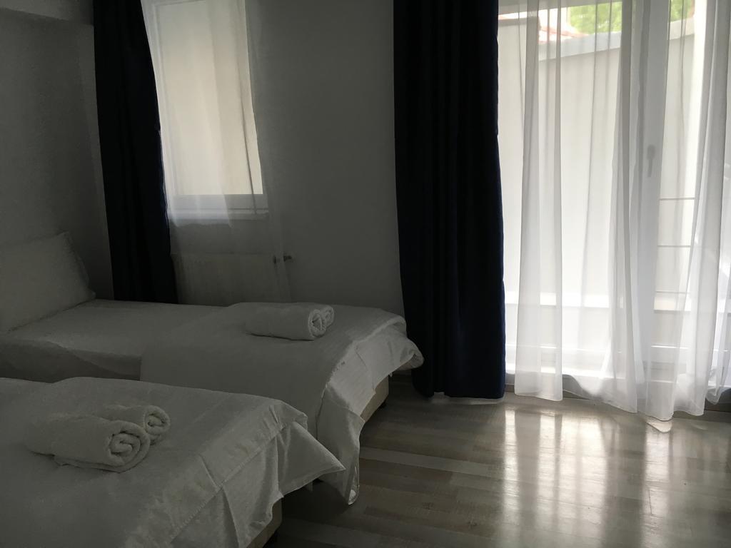 Nirvana Accommodation Бухарест Экстерьер фото