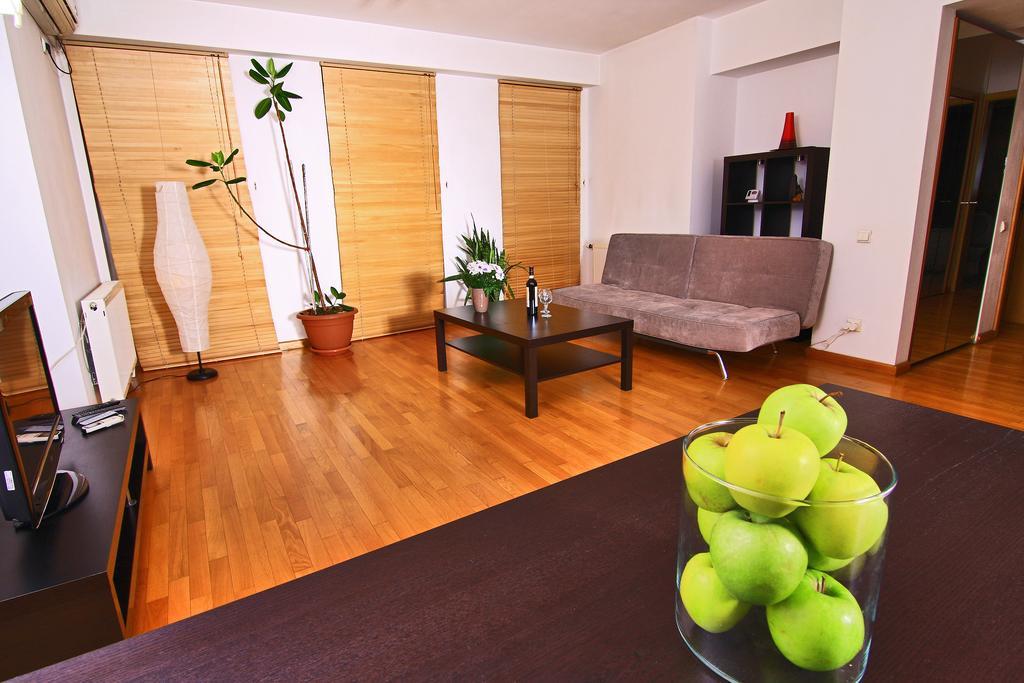 Nirvana Accommodation Бухарест Экстерьер фото