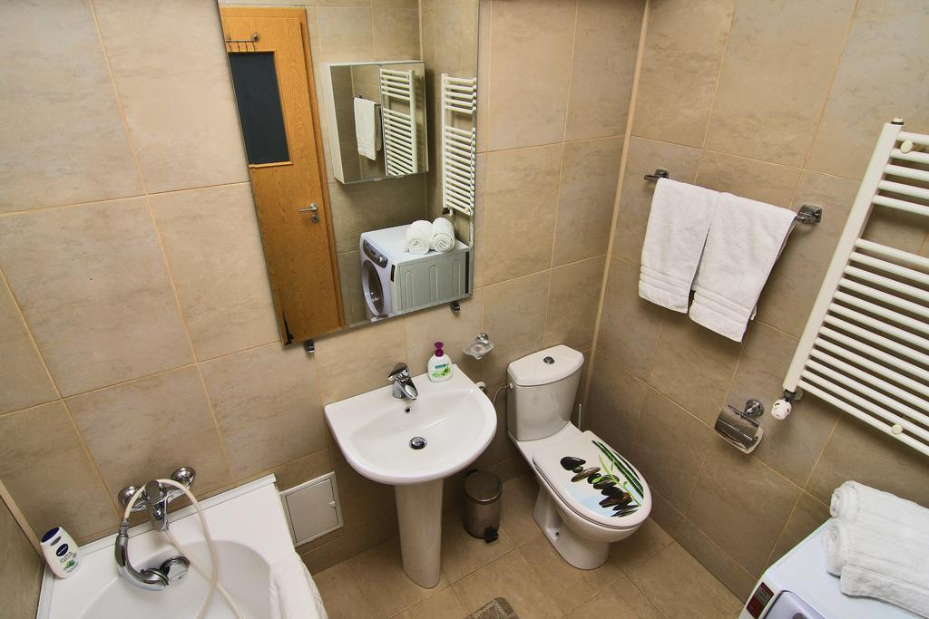 Nirvana Accommodation Бухарест Экстерьер фото