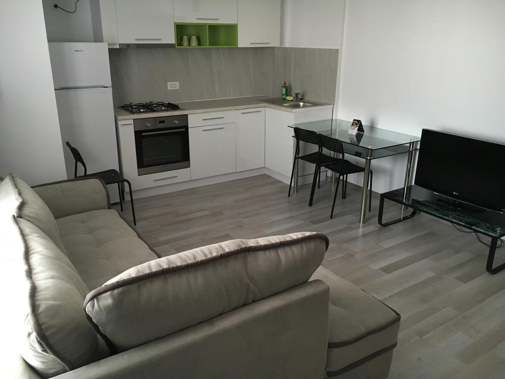 Nirvana Accommodation Бухарест Экстерьер фото