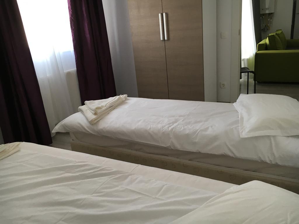 Nirvana Accommodation Бухарест Экстерьер фото