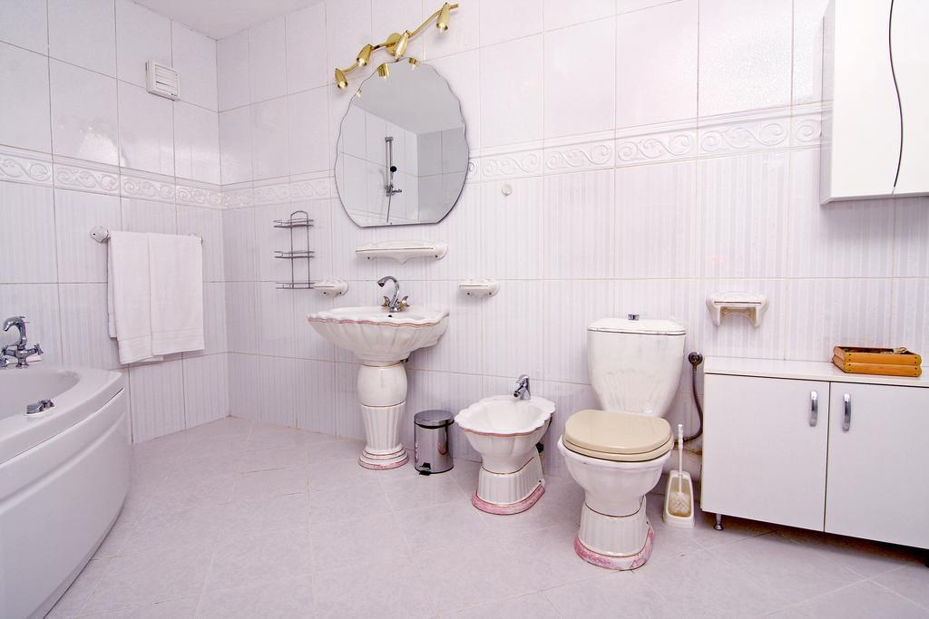 Nirvana Accommodation Бухарест Экстерьер фото