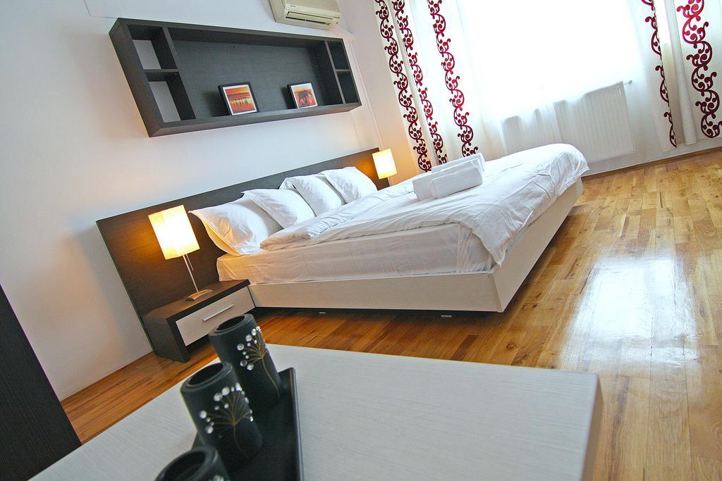 Nirvana Accommodation Бухарест Экстерьер фото