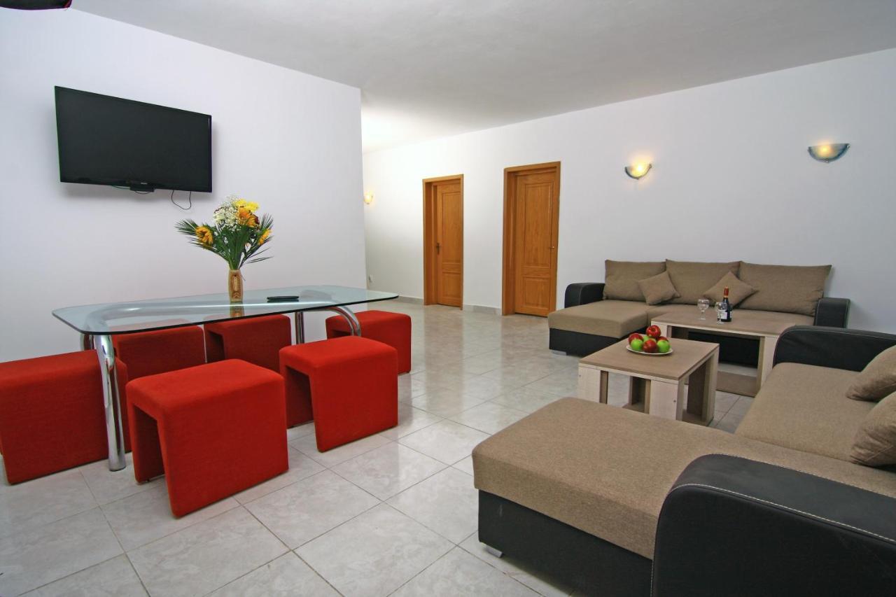 Nirvana Accommodation Бухарест Экстерьер фото
