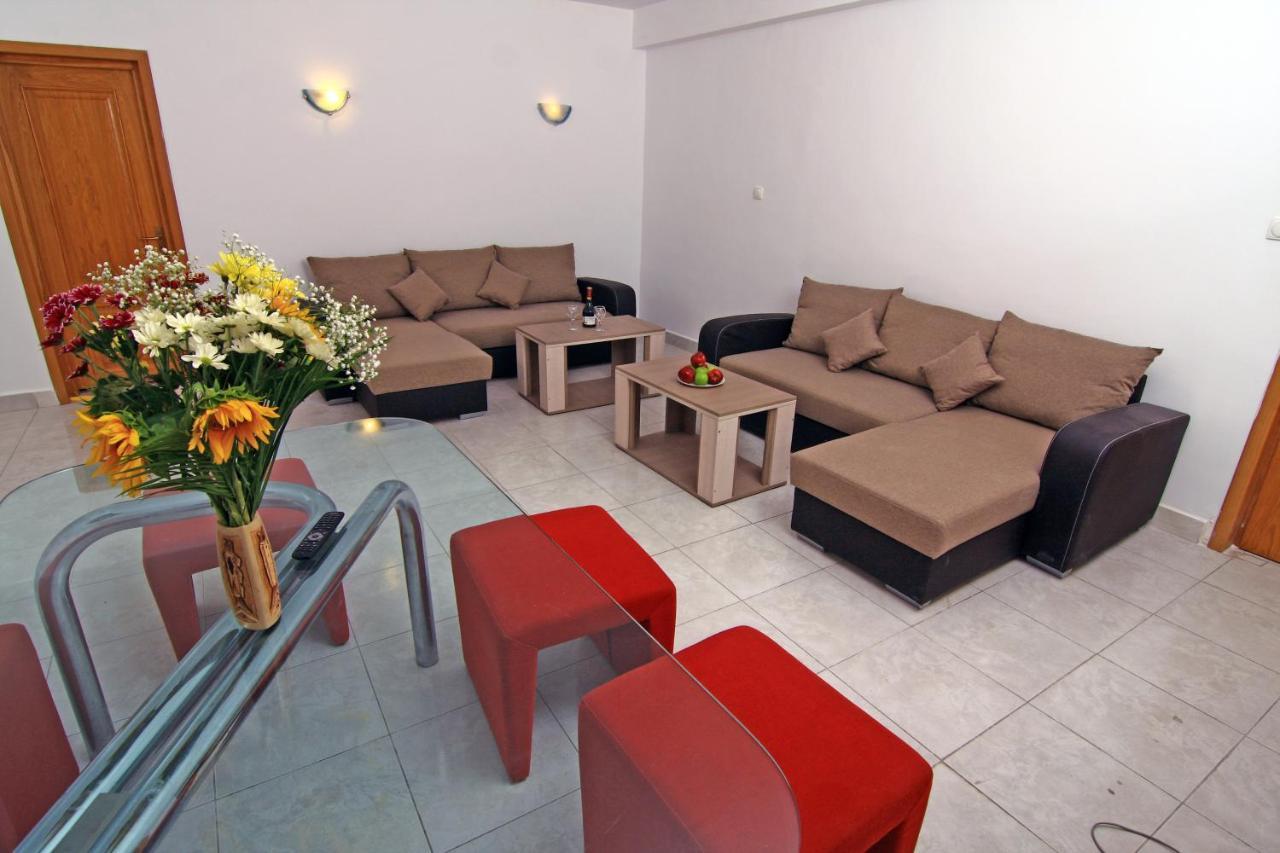 Nirvana Accommodation Бухарест Экстерьер фото