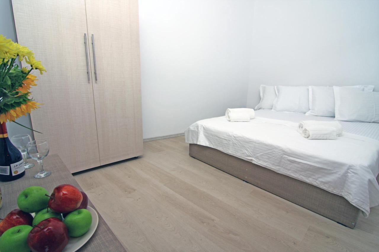 Nirvana Accommodation Бухарест Экстерьер фото